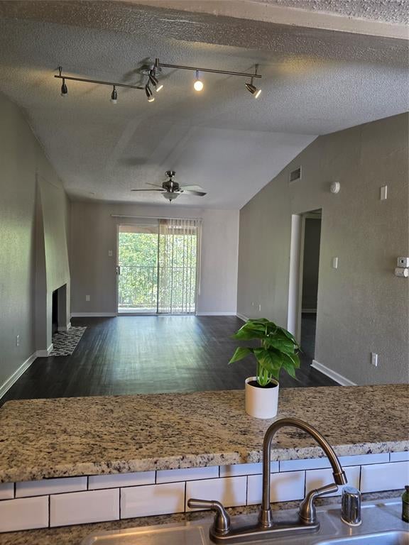 6050 Melody Lane 341