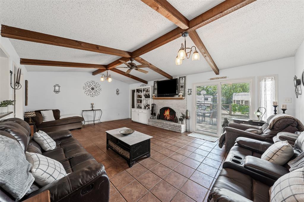 225 S Avenue A