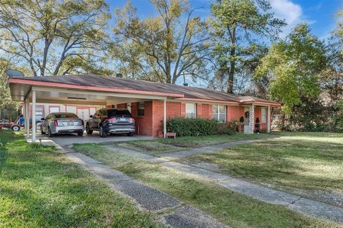 661 W 71 Street Shreveport LA 71106