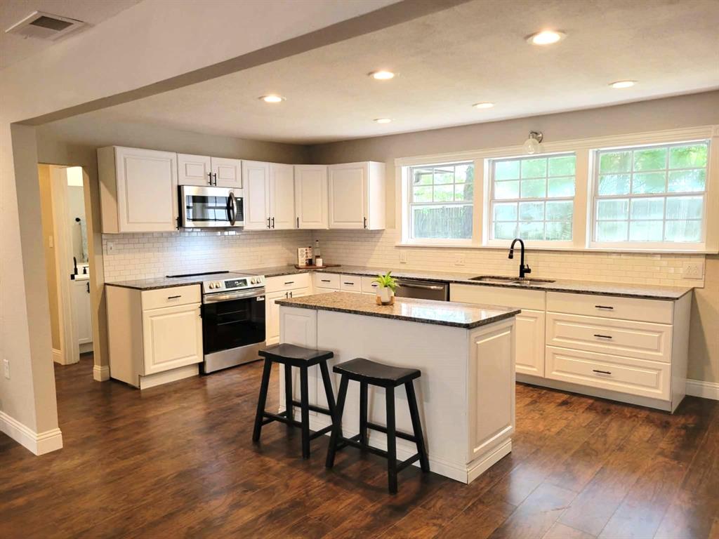 103 W Cayuga Drive