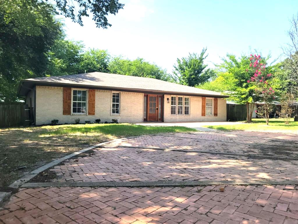 103 W Cayuga Drive