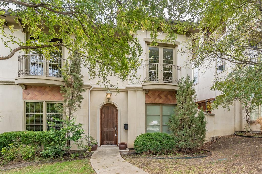 3635 Crestline Road