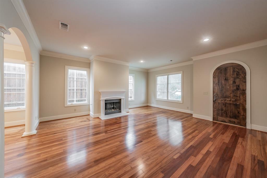 3635 Crestline Road