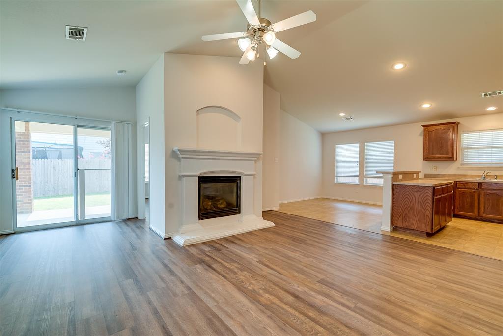 Villages Of Woodland Spgs W - Residential Lease