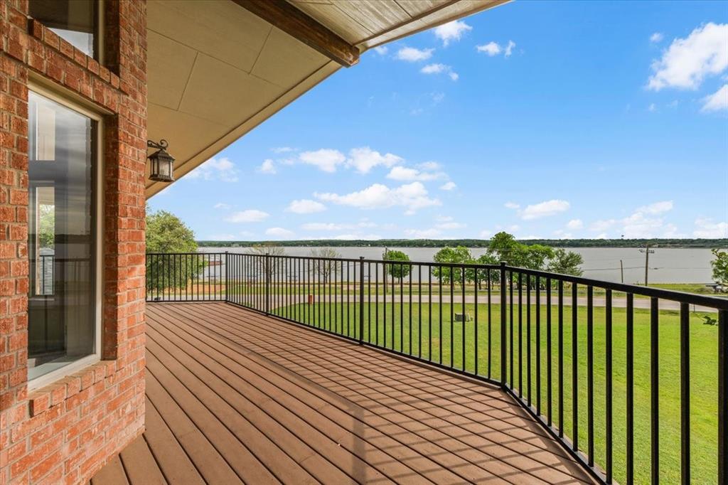 203 W Lake Drive