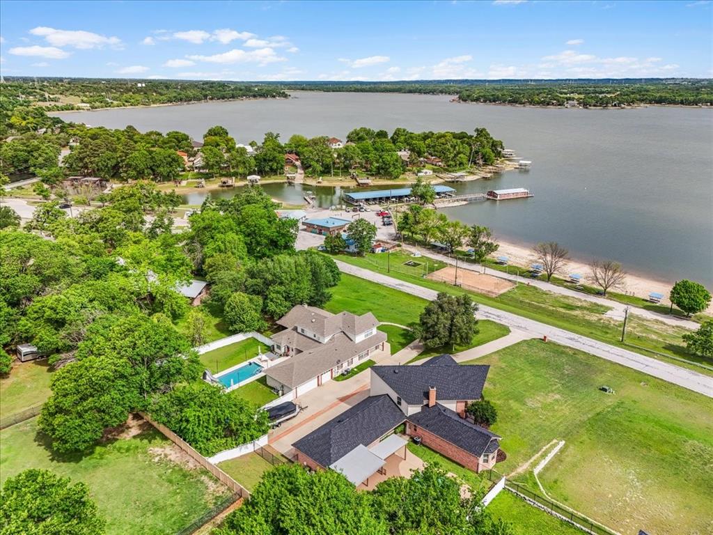 203 W Lake Drive