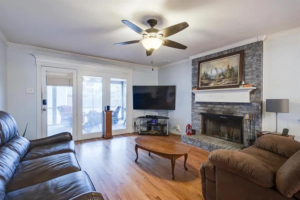 6338 Alta Oaks Drive