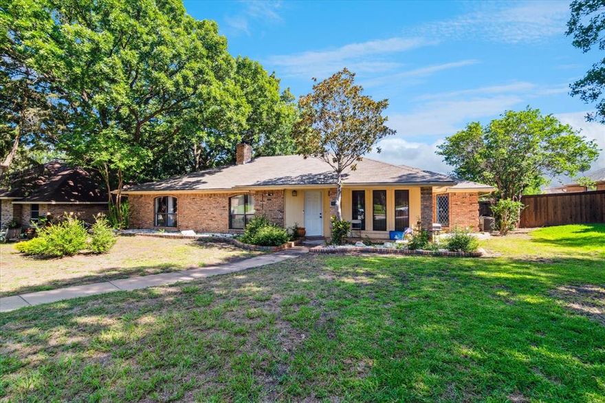 Single-story home offering approx. 2,615 sq ft with 4 bedrooms and 3 full baths. Living area features fireplace and natural light. Kitchen includes granite countertops, stainless steel appliances, and ample storage. Primary suite with private bath and walk-in closet. Recent updates: HVAC (2024), water heater (2022), roof (2021). Backyard with in-ground pool and patio. Two-car attached garage. Convenient access to major roadways, retail, and dining. Buyer and buyer’s agent to verify all information.

All personal Property are negotiable.

Buyers agent and Buyer should verify all information, Square Footage, and schools your feedback is greatly appreciated.