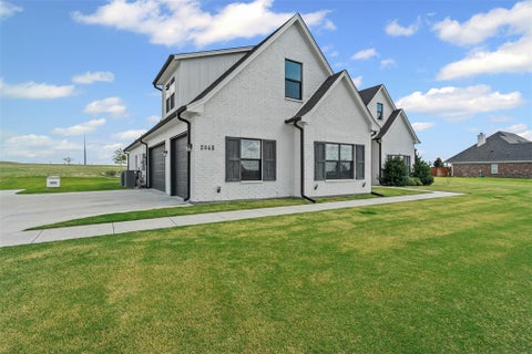 Photo of 2045 Eagles Ridge Drive, Weatherford, TX 76087 (MLS # 21406274)
