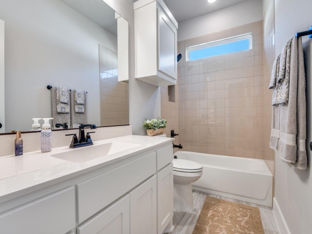 Oaks North Grove Ph I - Residential