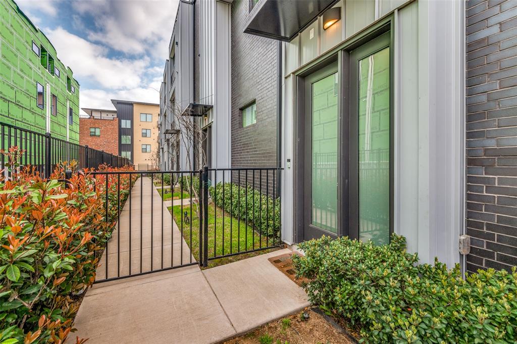 1813 Park Avenue 107