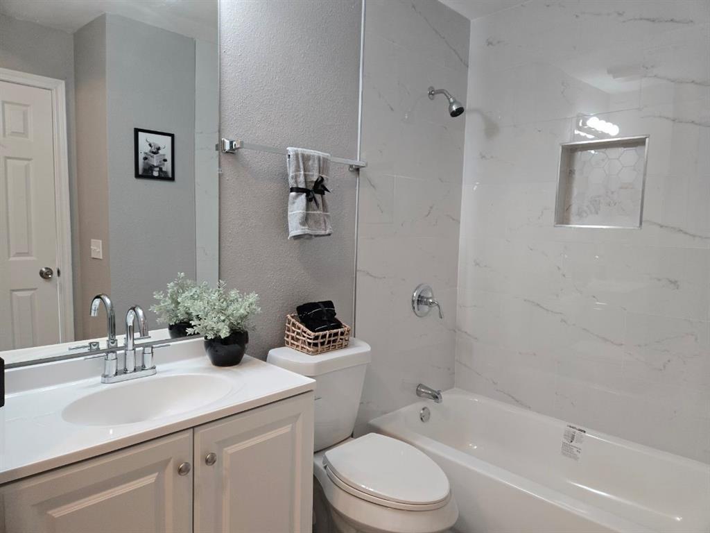 Parkway Quarters Condo - Residential