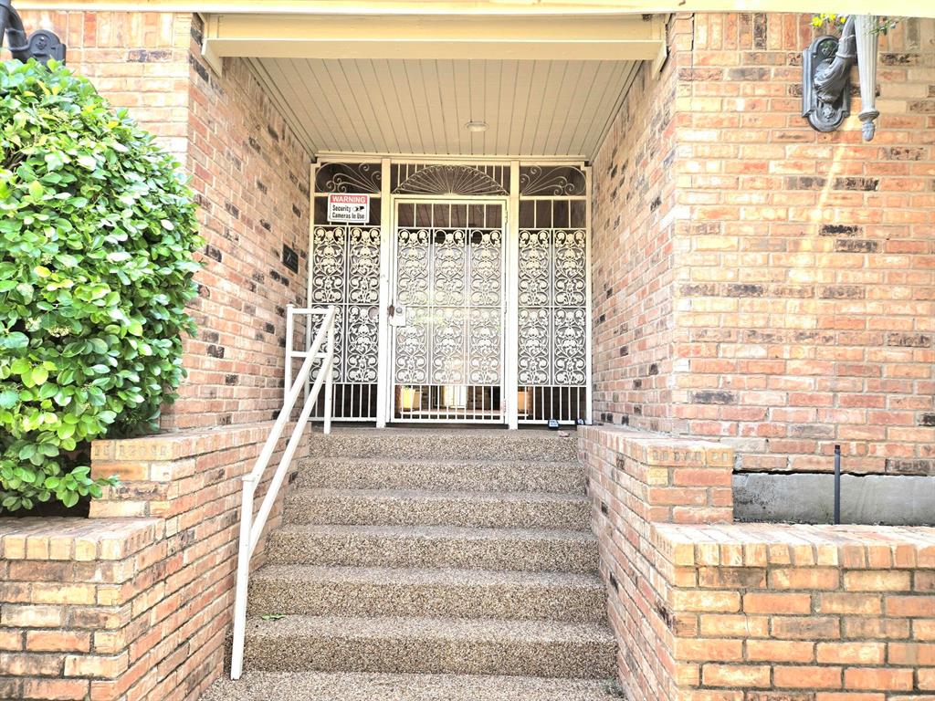 Parkway Quarters Condo - Residential