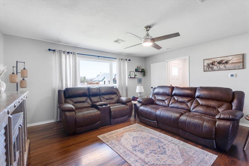 3504 Lakeshore Drive