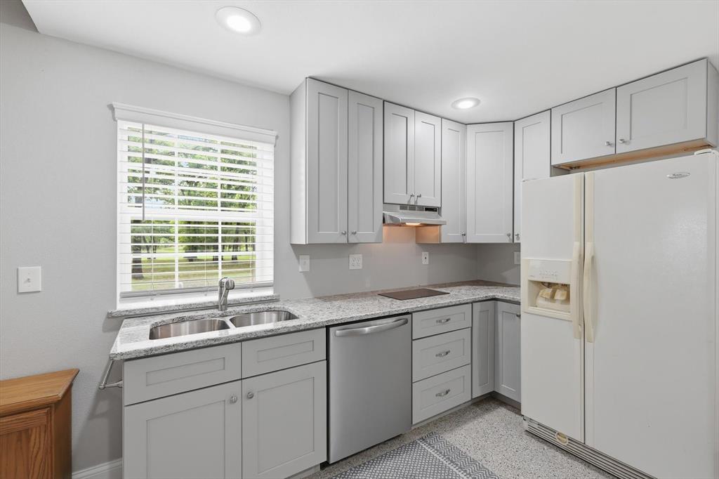 NAUTICAL SHORES PH 4 - Land