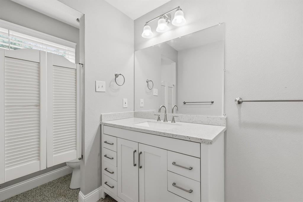 NAUTICAL SHORES PH 4 - Land