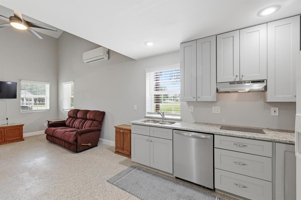 NAUTICAL SHORES PH 4 - Land