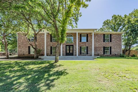 Photo of 2815 Perkins Road, Arlington, TX 76016 (MLS # 21303231)