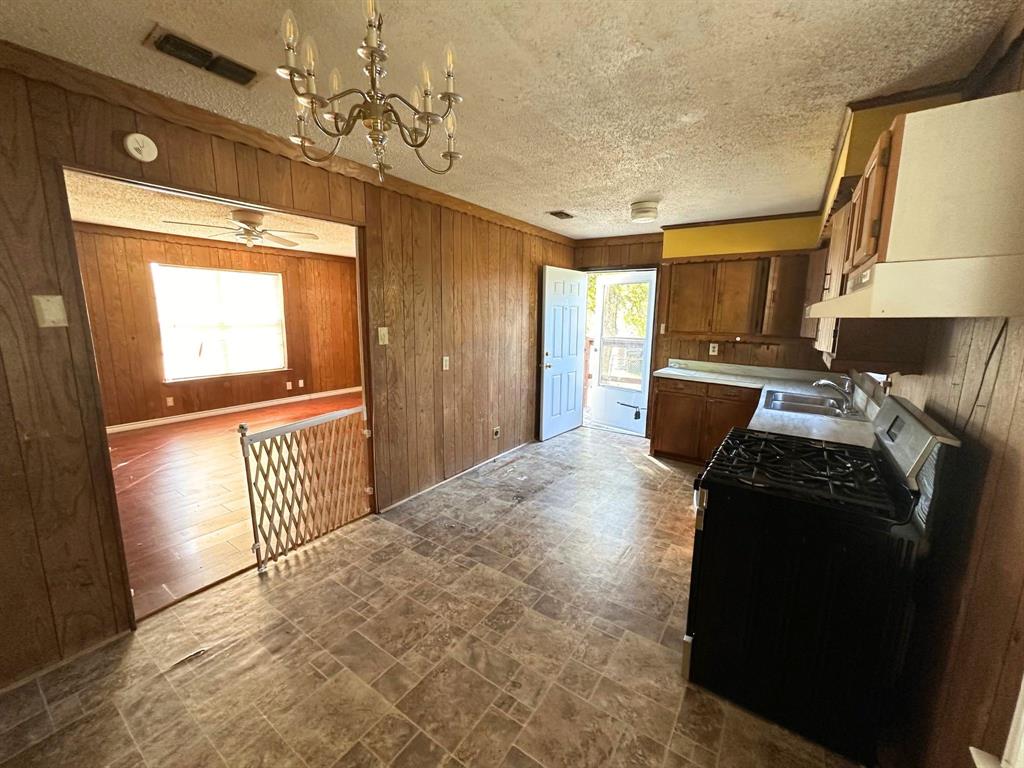 2305 Greenville Street