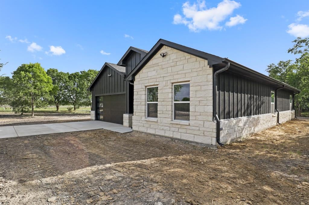 153 SW County Road 3020 - Photo 3