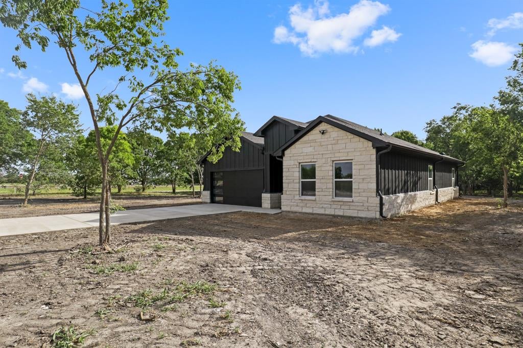 153 SW County Road 3020 - Photo 4