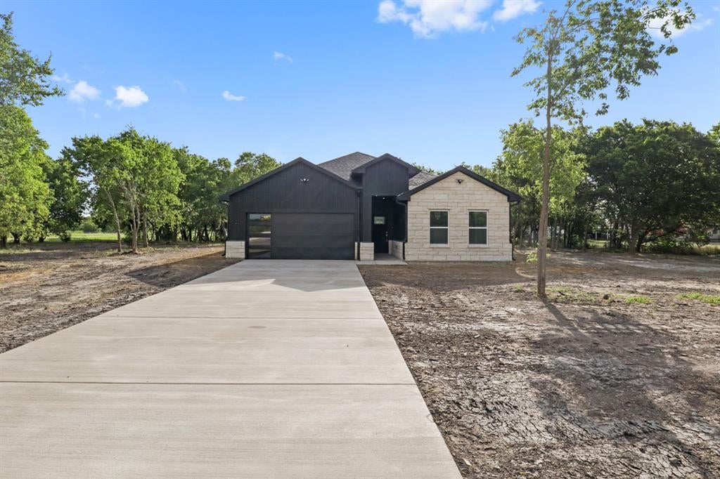 Photo of 153 SW County Road 3020, Purdon, TX 76679 (MLS # 21319000)