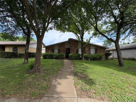 Photo of 7103 Hardwood Trail, Dallas, TX 75249 (MLS # 21245031)