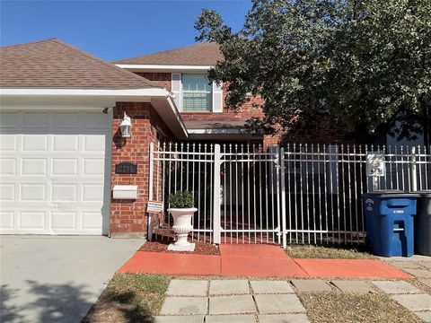 Tiny photo for 2206 N Carroll Avenue, Dallas, TX 75204 (MLS # 21129526)