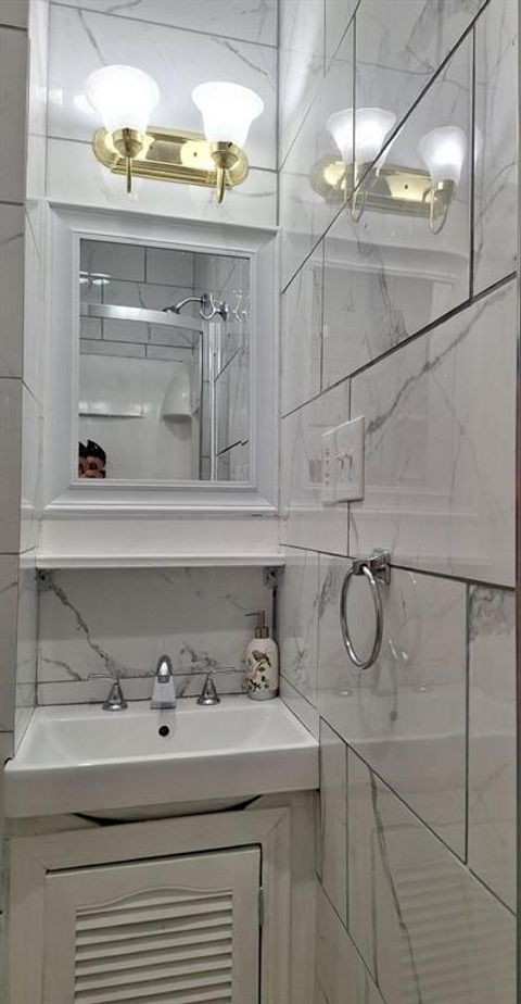 Tiny photo for 2206 N Carroll Avenue, Dallas, TX 75204 (MLS # 21129526)