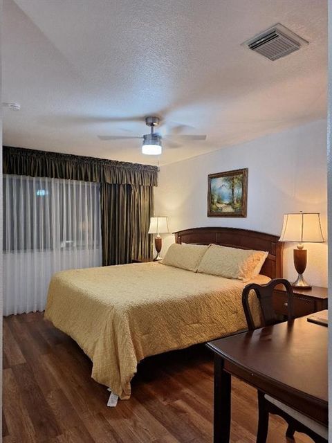 Tiny photo for 2206 N Carroll Avenue, Dallas, TX 75204 (MLS # 21129526)