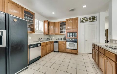 Tiny photo for 2206 N Carroll Avenue, Dallas, TX 75204 (MLS # 21129526)