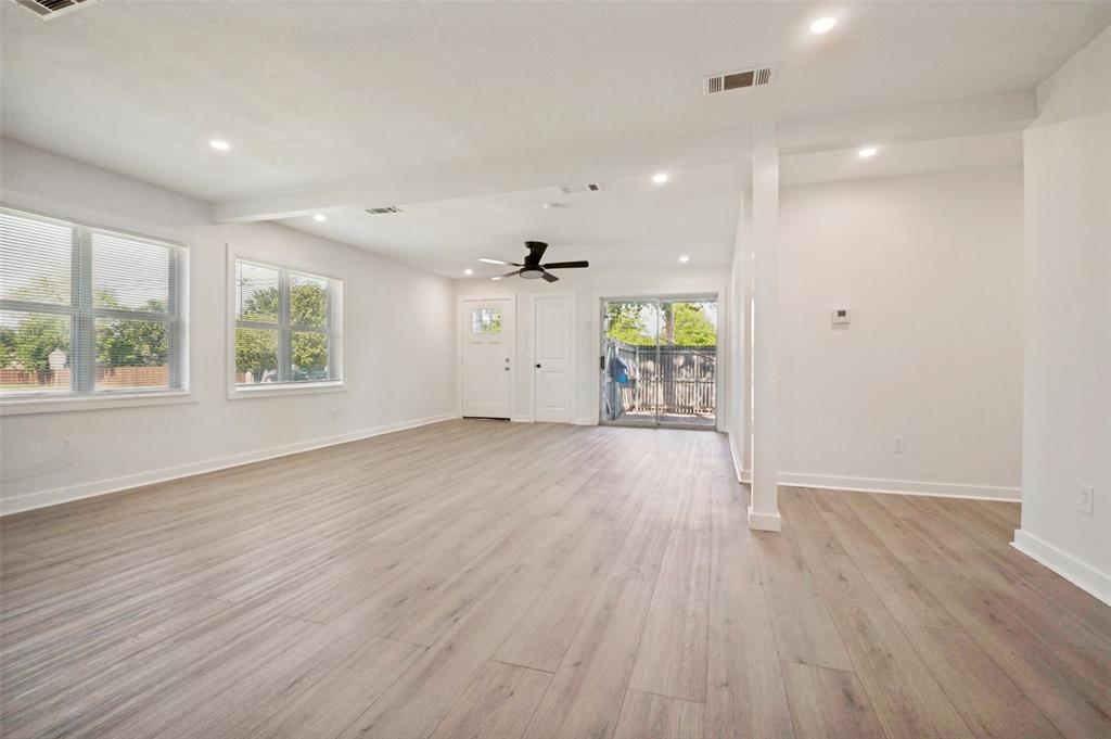 2122 Marilyn Lane