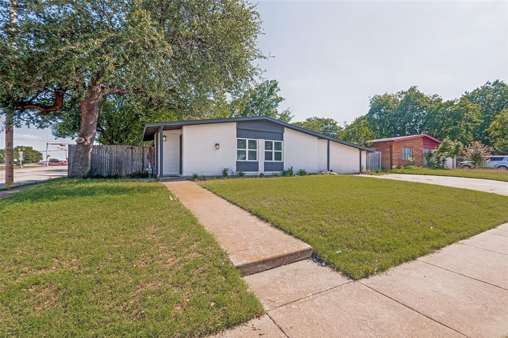 2122 Marilyn Lane