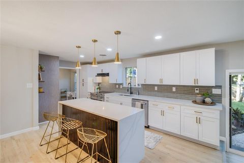 713 Hurst Drive Bedford TX 76022