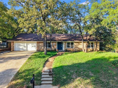 713 Hurst Drive Bedford TX 76022
