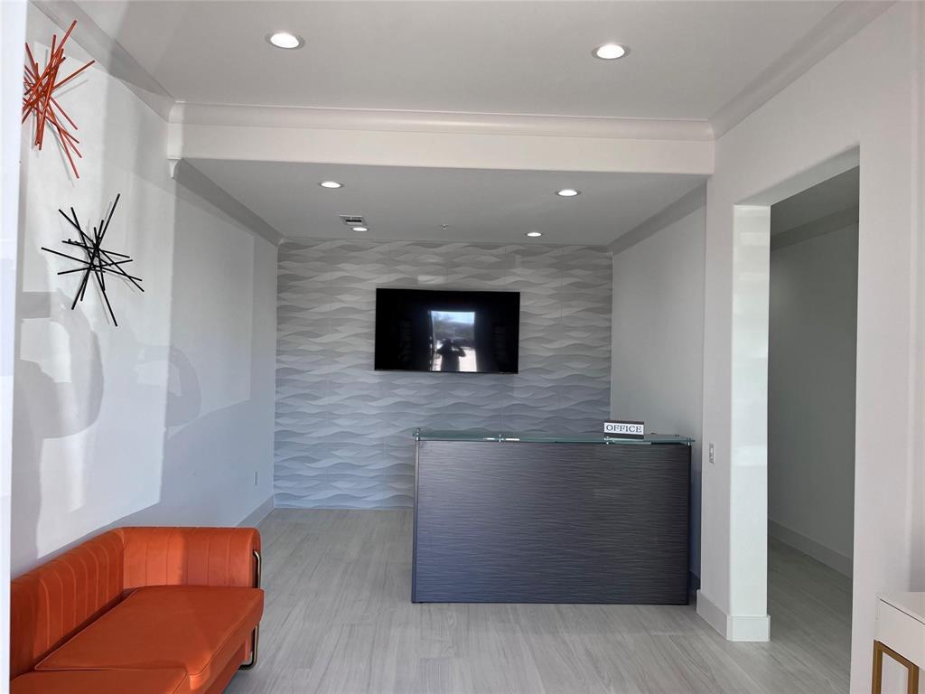 2681 Macarthur Boulevard 205