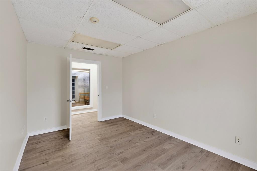 Freeway Shopping Center Project - Commercial Lease