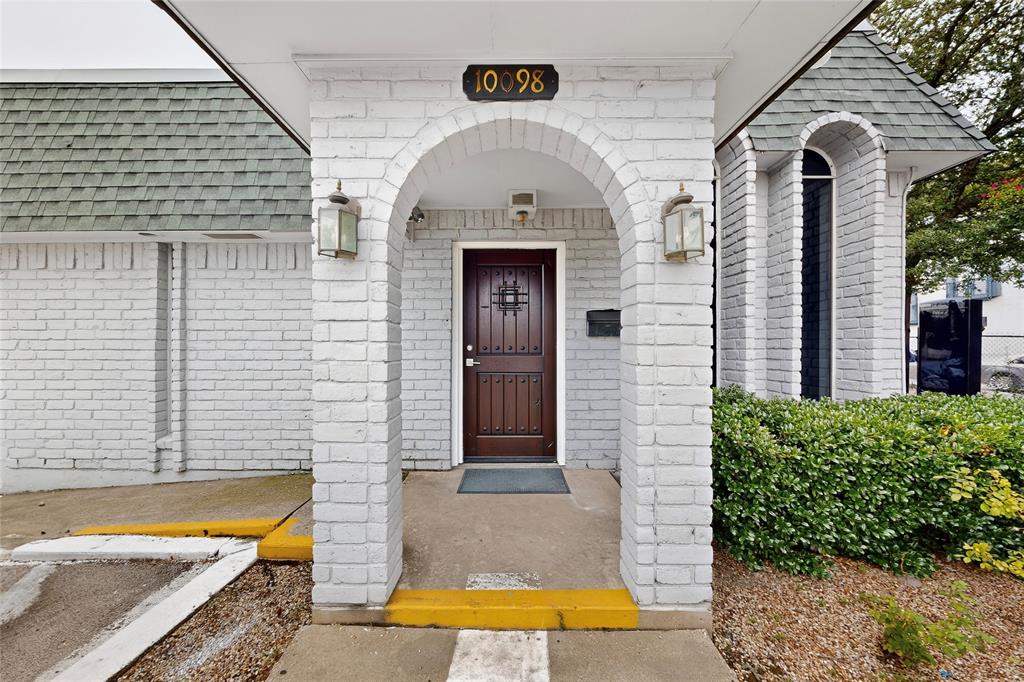 Freeway Shopping Center Project - Commercial Lease