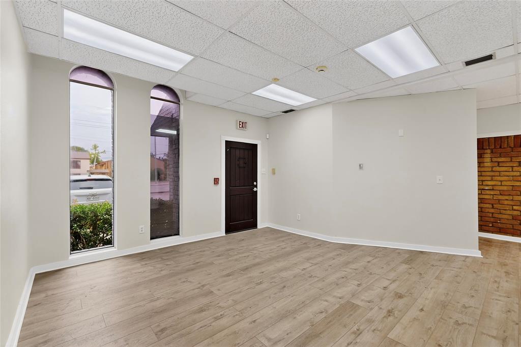 Freeway Shopping Center Project - Commercial Lease