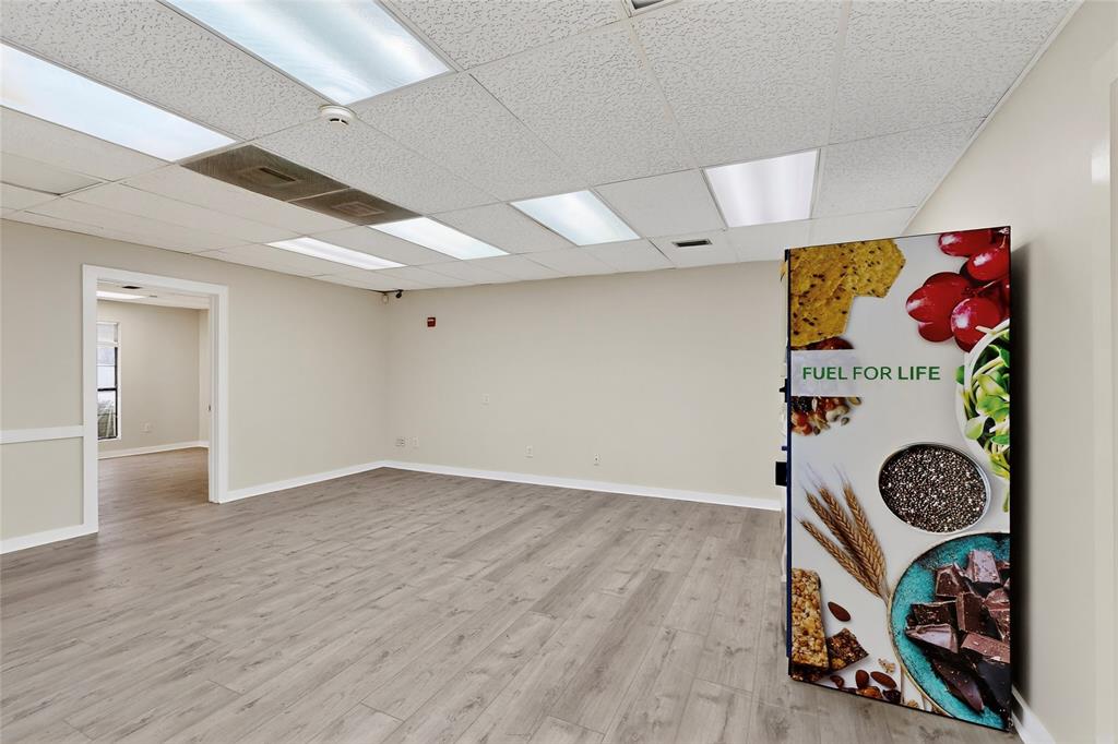 Freeway Shopping Center Project - Commercial Lease