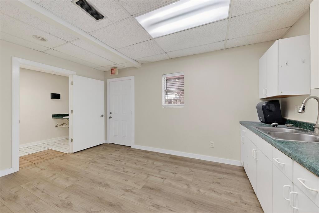 Freeway Shopping Center Project - Commercial Lease