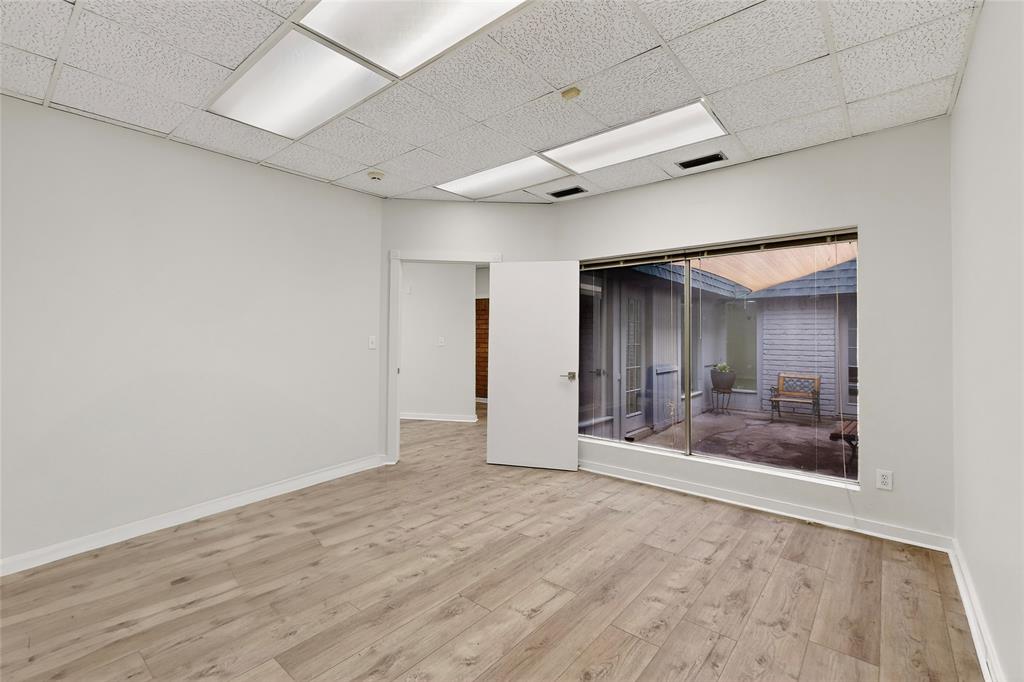 Freeway Shopping Center Project - Commercial Lease