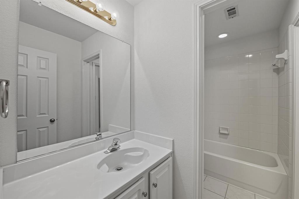 Flower Mound, Texas 75022, United States, 4 Bedrooms Bedrooms, ,3 BathroomsBathrooms,Residential,Pending,209164