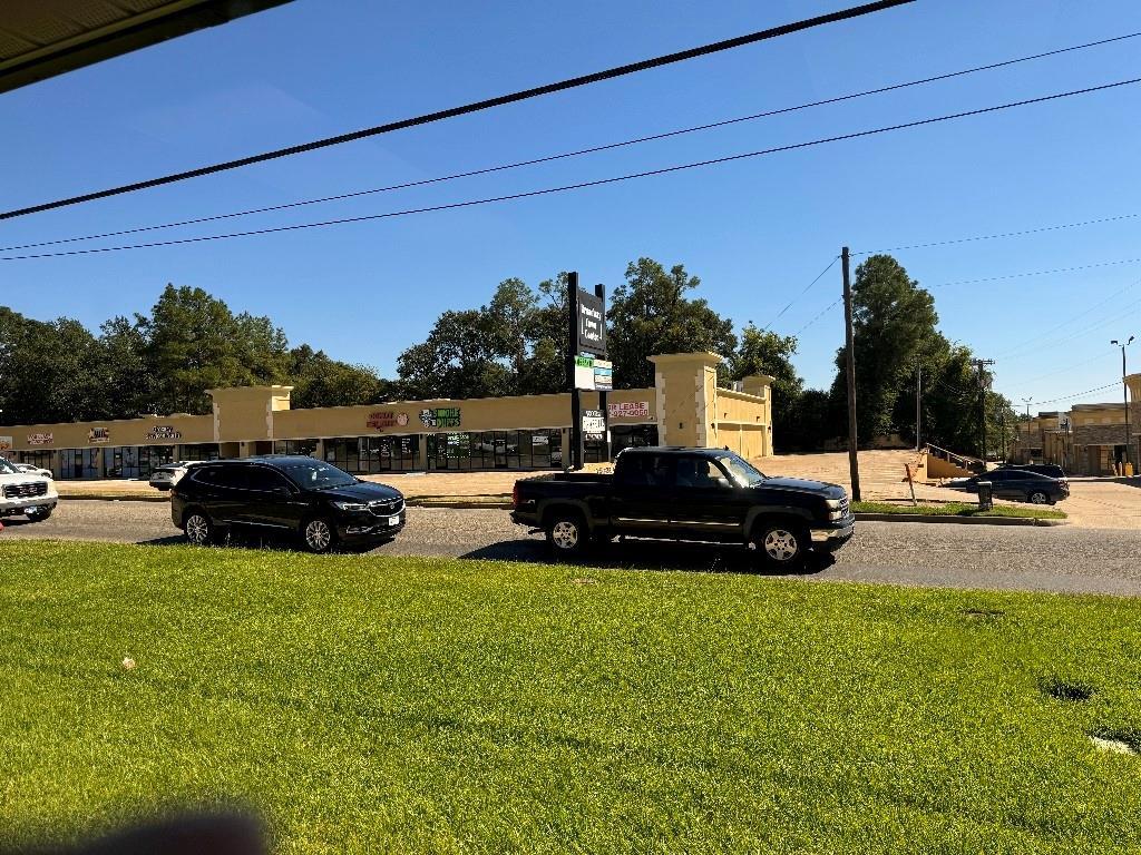 none - Commercial Lease