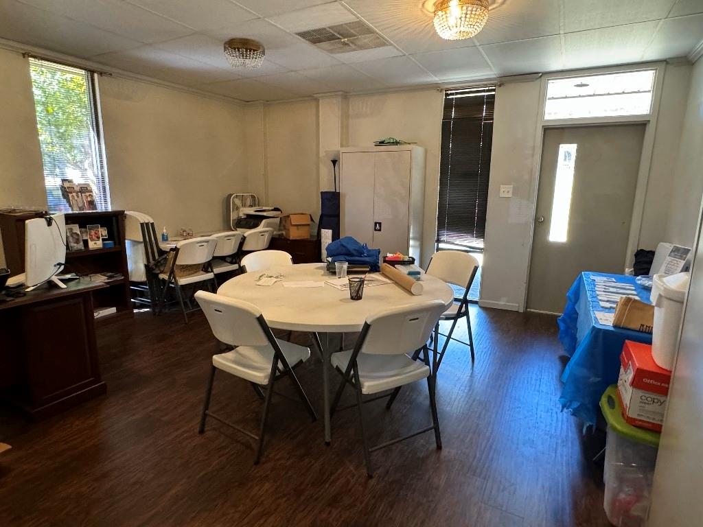 none - Commercial Lease