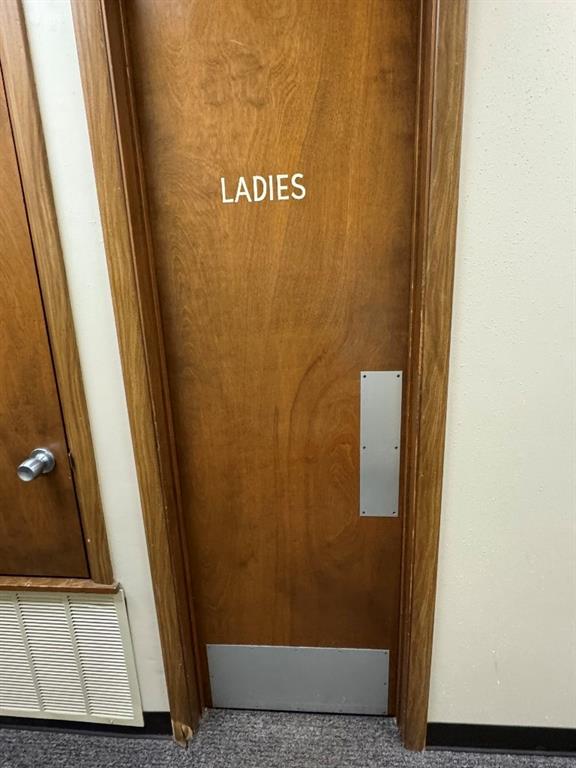 none - Commercial Lease