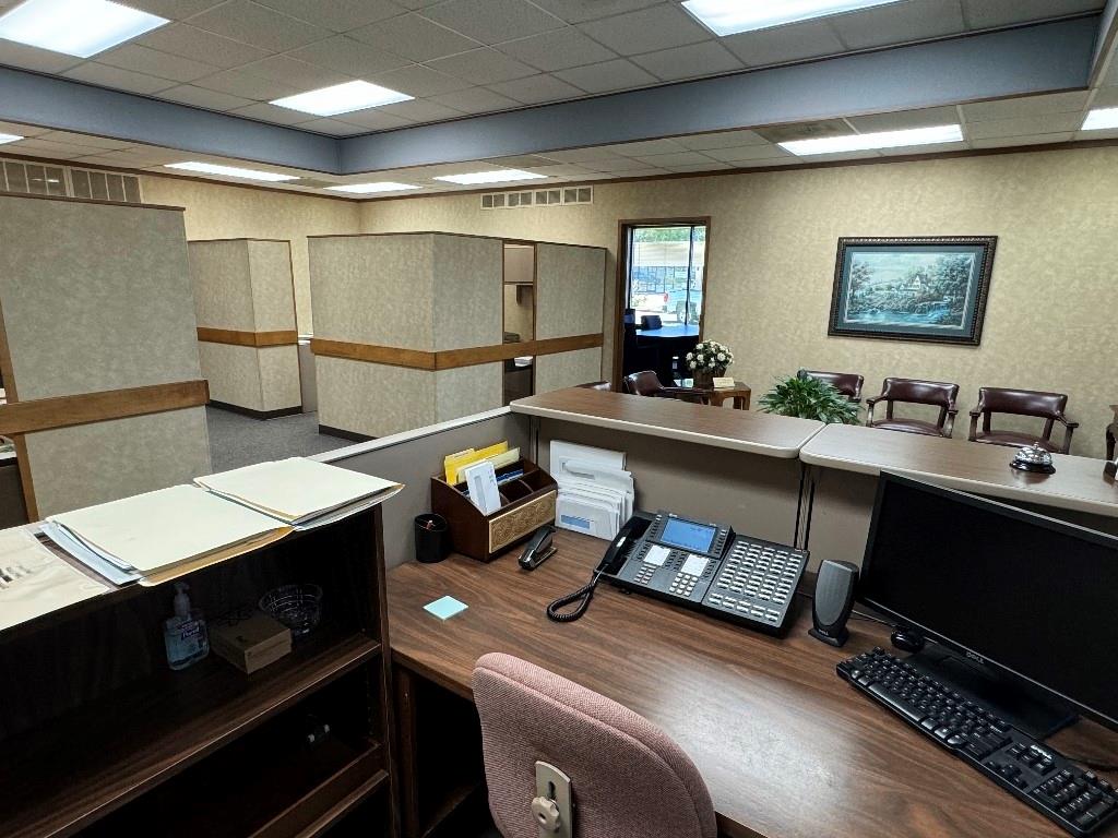 none - Commercial Lease