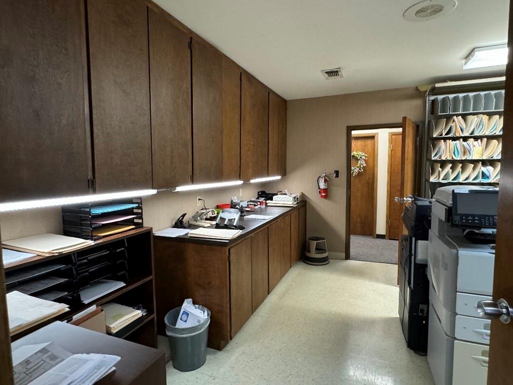 none - Commercial Lease