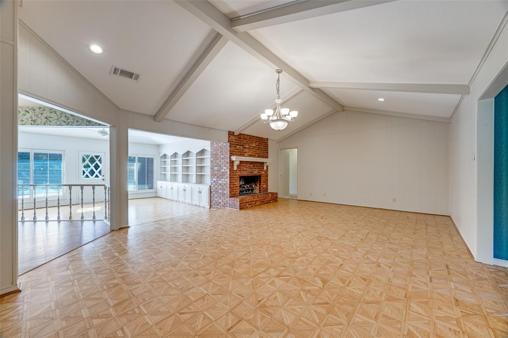 1608 Crescent Drive