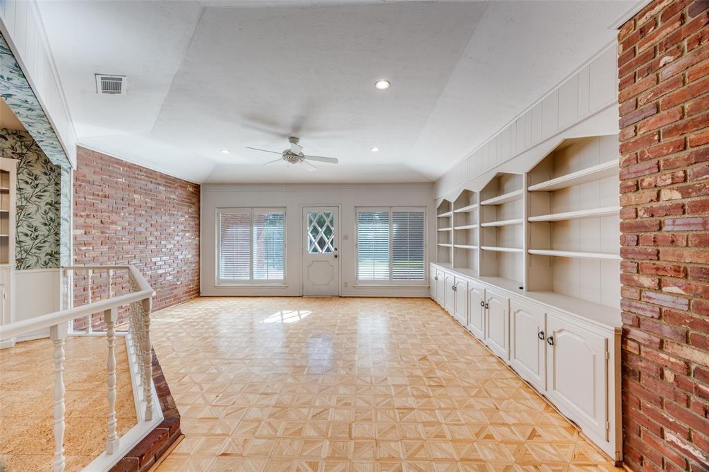 1608 Crescent Drive